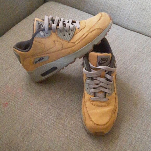 Nike Air Max 90 Gold/Sage sneakers - Picture 5 of 5